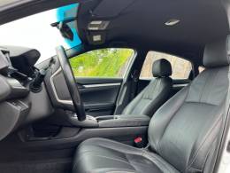 HONDA - CIVIC - 2020/2020 - Branca - R$ 121.000,00