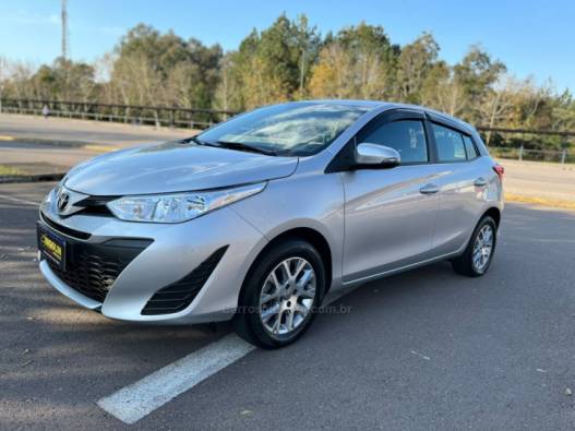 TOYOTA - YARIS - 2021/2021 - Prata - R$ 84.000,00