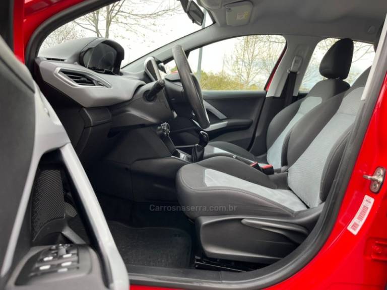 PEUGEOT - 208 - 2015/2015 - Vermelha - R$ 43.000,00