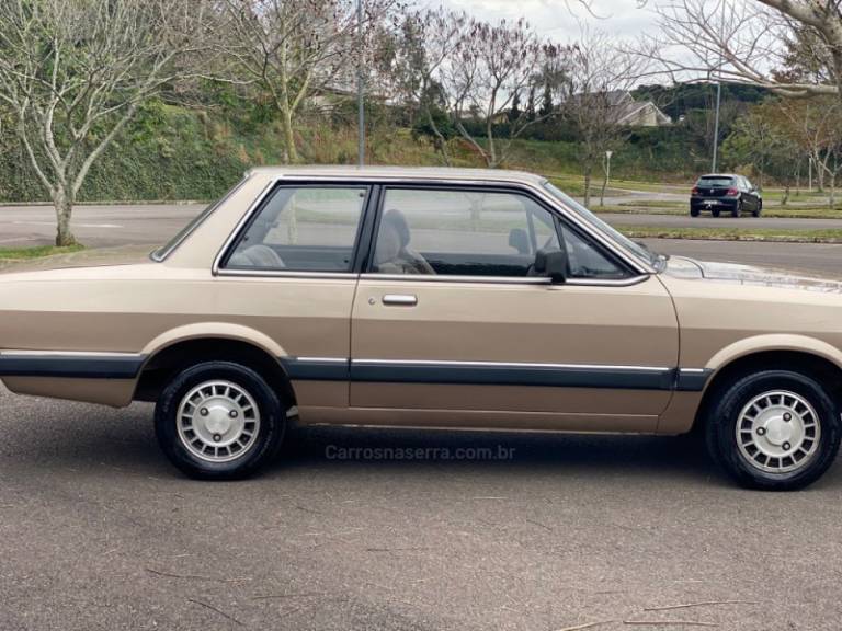 FORD - DEL REY - 1986/1986 - Dourada - R$ 30.000,00