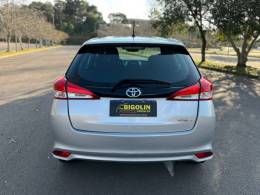 TOYOTA - YARIS - 2021/2021 - Prata - R$ 85.000,00