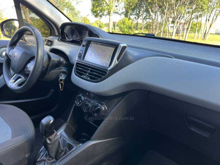 PEUGEOT - 208 - 2015/2015 - Branca - R$ 45.000,00