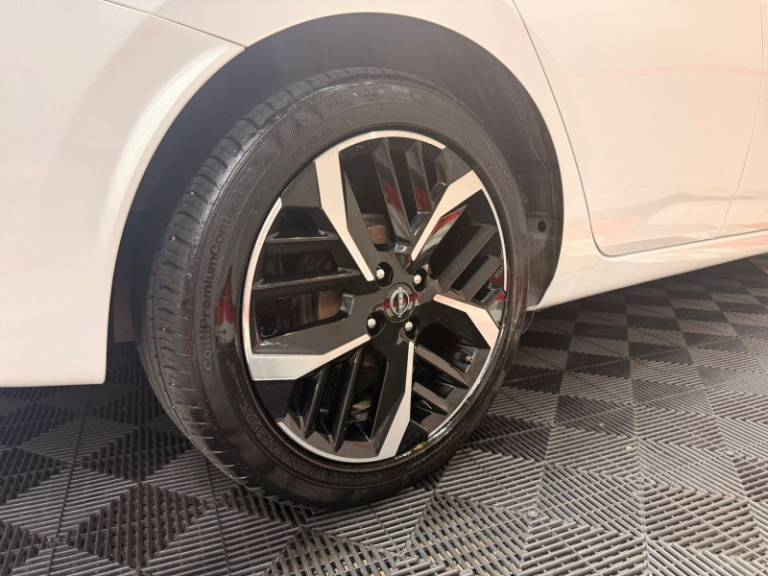 NISSAN - VERSA - 2024/2024 - Branca - R$ 109.000,00