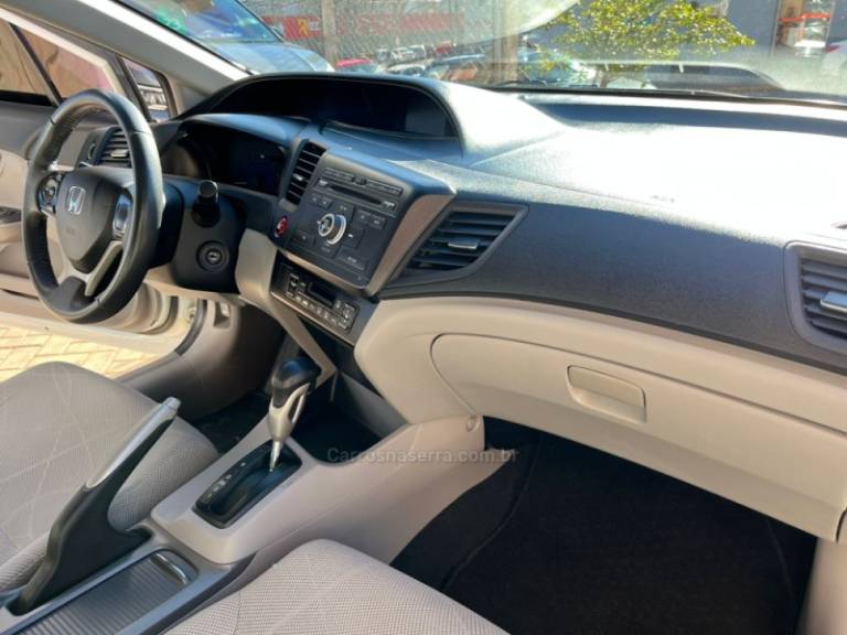 HONDA - CIVIC - 2016/2016 - Branca - R$ 79.000,00