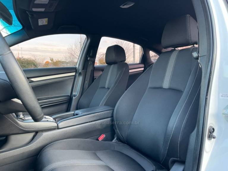 HONDA - CIVIC - 2021/2021 - Branca - R$ 124.000,00