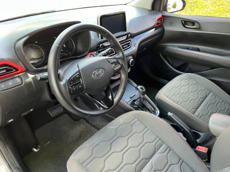 HYUNDAI - HB20X - 2020/2020 - Prata - R$ 84.000,00