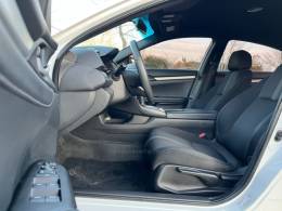 HONDA - CIVIC - 2021/2021 - Branca - R$ 124.000,00