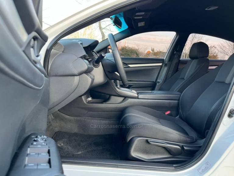 HONDA - CIVIC - 2021/2021 - Branca - R$ 124.000,00