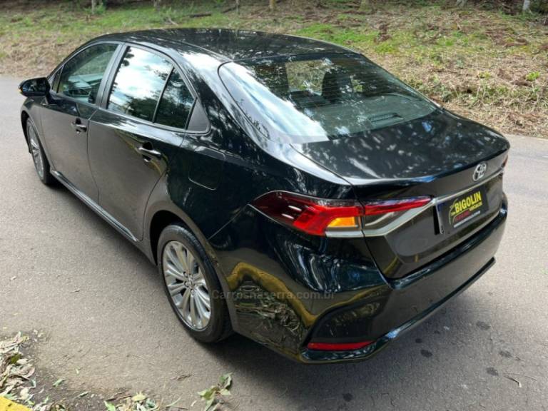 TOYOTA - COROLLA - 2021/2021 - Preta - R$ 125.000,00