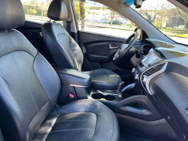 HYUNDAI - IX35 - 2011/2011 - Preta - R$ 61.000,00