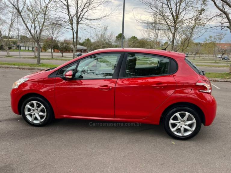 PEUGEOT - 208 - 2015/2015 - Vermelha - R$ 43.000,00
