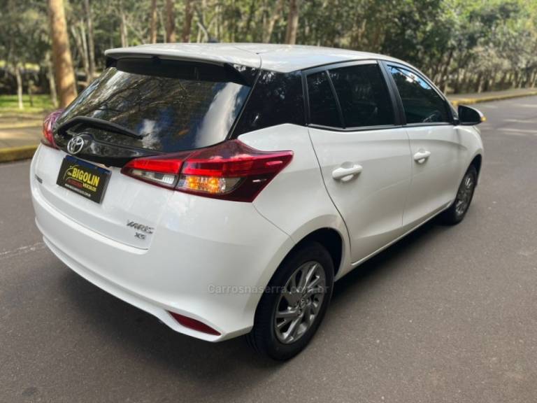 TOYOTA - YARIS - 2025/2025 - Branca - R$ 113.000,00