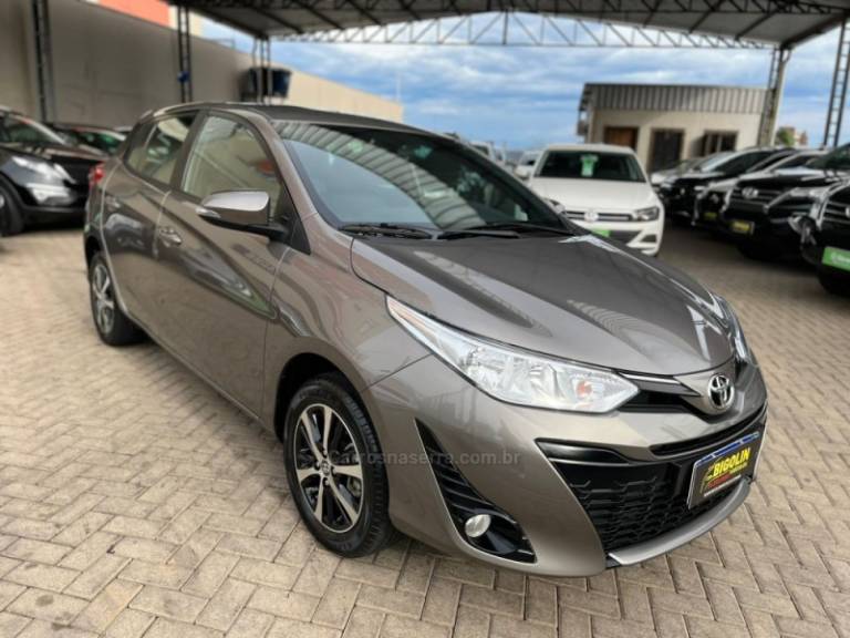 TOYOTA - YARIS - 2019/2019 - Cinza - R$ 86.000,00