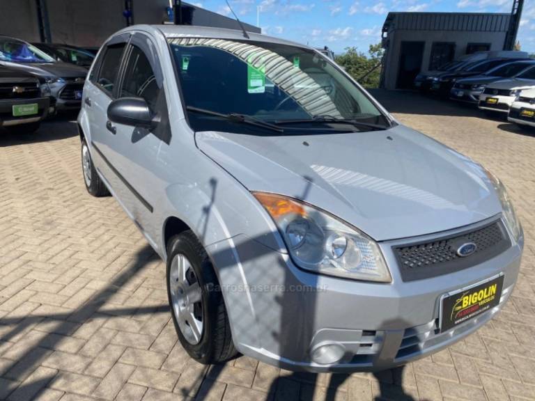 FORD - FIESTA - 2009/2009 - Prata - R$ 26.000,00