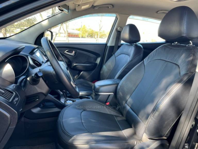 HYUNDAI - IX35 - 2011/2011 - Preta - R$ 61.000,00