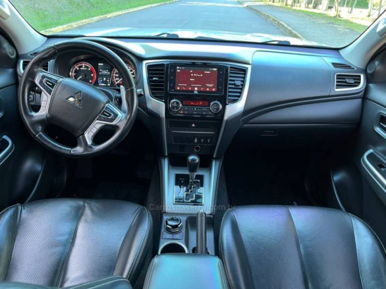 MITSUBISHI - L200 TRITON - 2021/2021 - Prata - R$ 182.000,00