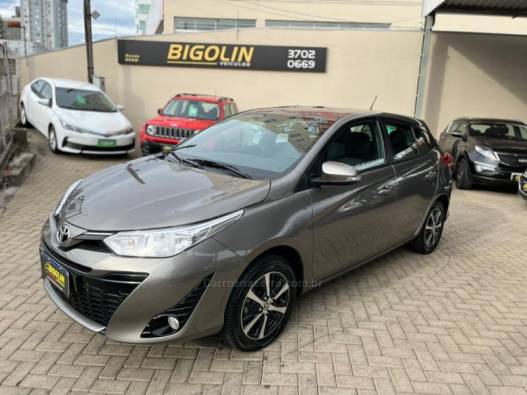 TOYOTA - YARIS - 2019/2019 - Cinza - R$ 86.000,00