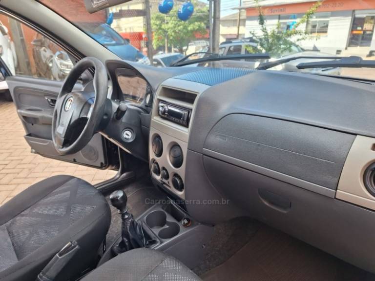 FIAT - PALIO - 2014/2014 - Preta - R$ 33.000,00