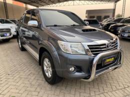 TOYOTA - HILUX - 2014/2014 - Cinza - R$ 144.000,00