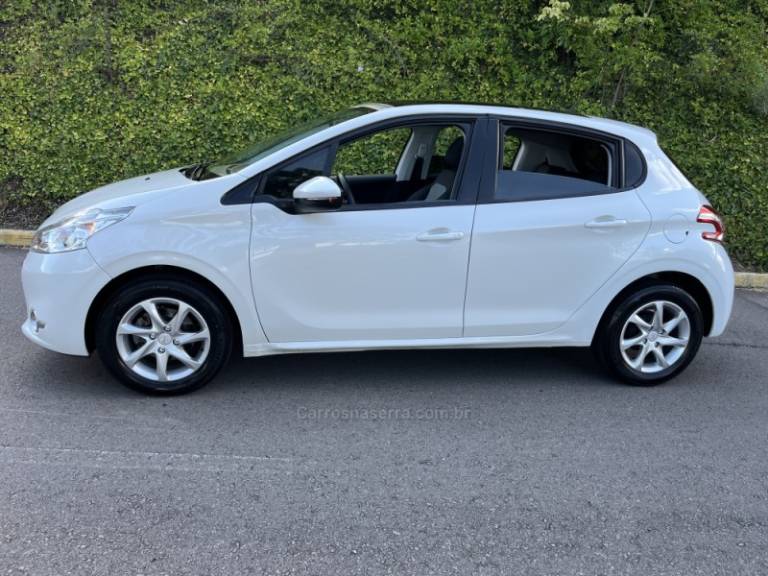 PEUGEOT - 208 - 2015/2015 - Branca - R$ 45.000,00