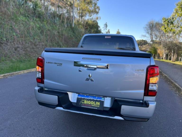 MITSUBISHI - L200 TRITON - 2021/2021 - Prata - R$ 182.000,00