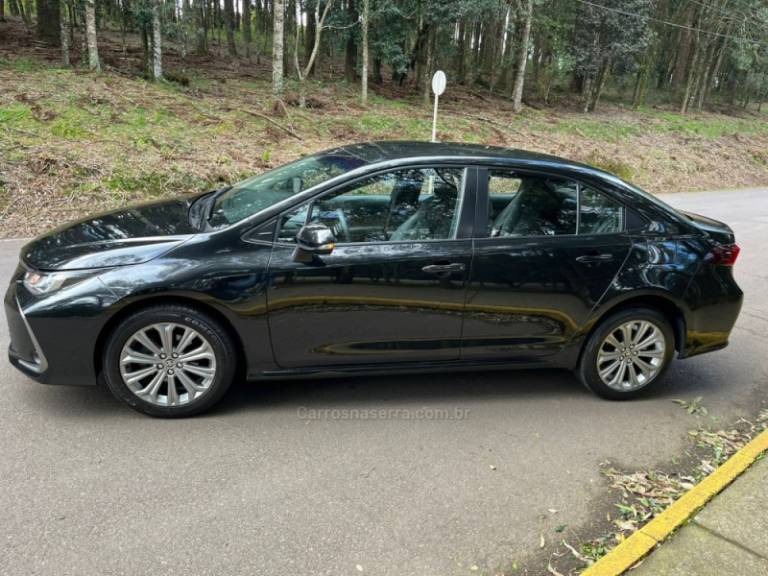 TOYOTA - COROLLA - 2021/2021 - Preta - R$ 125.000,00