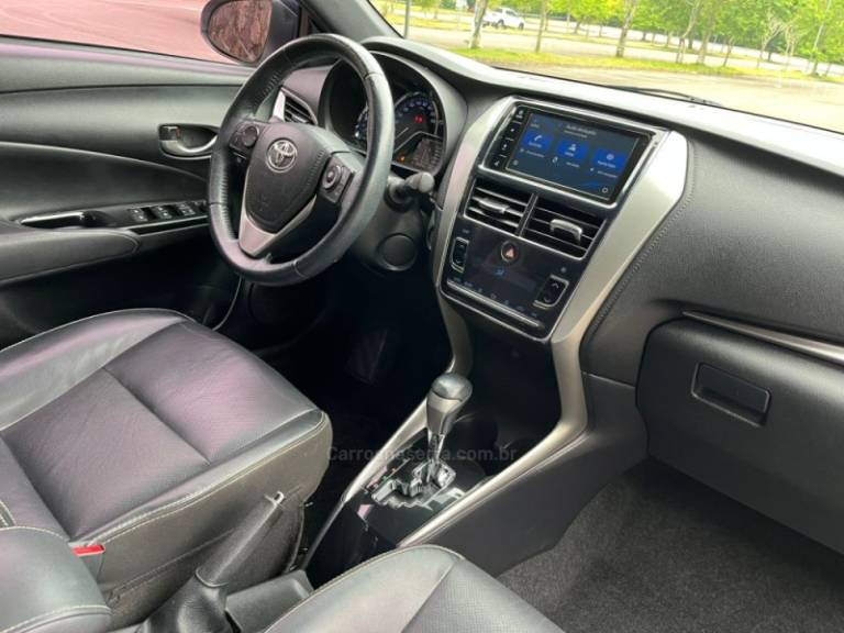 TOYOTA - YARIS - 2019/2019 - Branca - R$ 79.000,00
