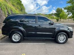 TOYOTA - HILUX SW4 - 2013/2013 - Preta - R$ 139.000,00