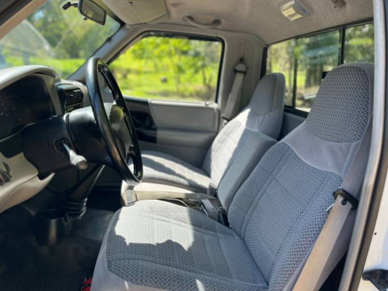 FORD - RANGER - 2000/2000 - Branca - R$ 65.000,00