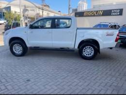TOYOTA - HILUX - 2013/2013 - Branca - R$ 129.000,00