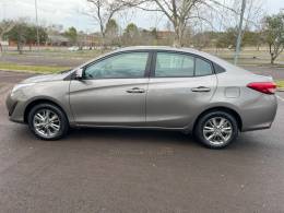 TOYOTA - YARIS - 2020/2020 - Cinza - R$ 83.000,00