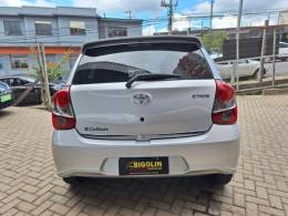 TOYOTA - ETIOS - 2021/2021 - Prata - R$ 68.000,00